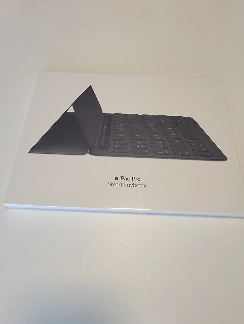 New NIB IPAD Pro Smart Keyboard 10.5 Inch